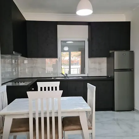 Daire Modern 100 M From Beach,marina Bay Luxury